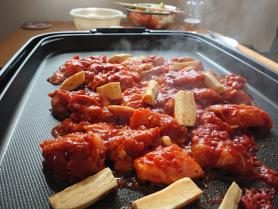 本場で食べた味を再現！チーズタッカルビの韓国人気レシピ | カライチ