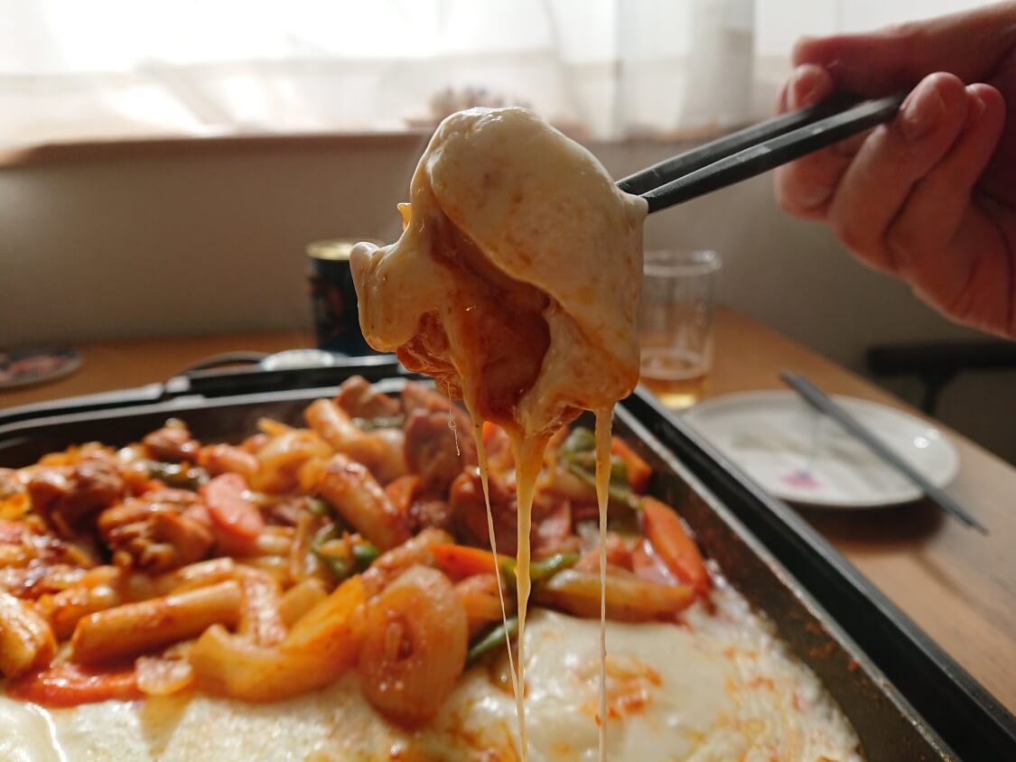 本場で食べた味を再現！チーズタッカルビの韓国人気レシピ | カライチ