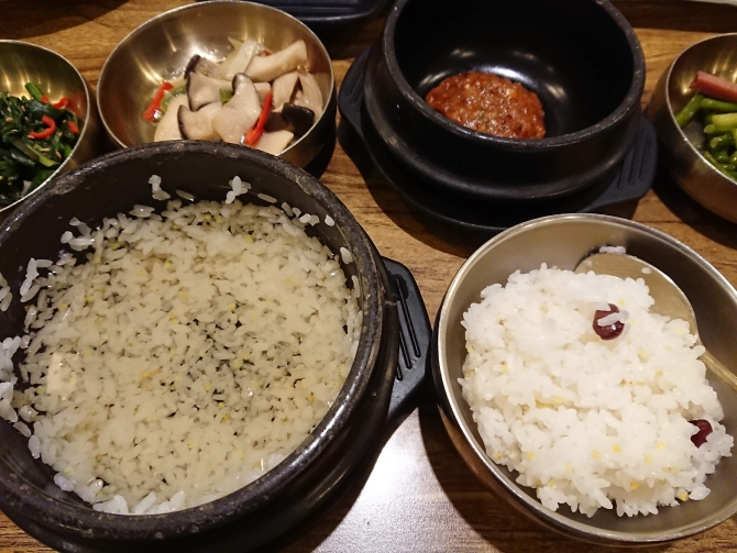 おかずがいっぱい、ソウルの韓定食