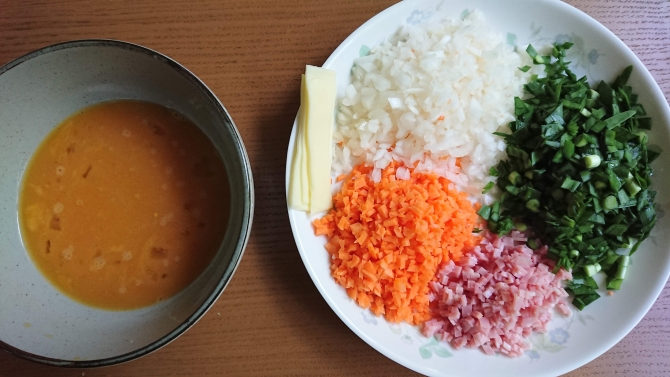 野菜たっぷりの韓国式の卵焼き（ケランマリ）の写真