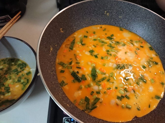 野菜たっぷりの韓国式の卵焼き（ケランマリ）のレシピ写真