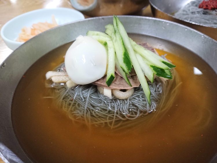 韓国の冷麺の写真