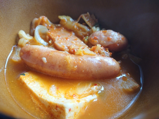 韓国の鍋「プデチゲ」の写真