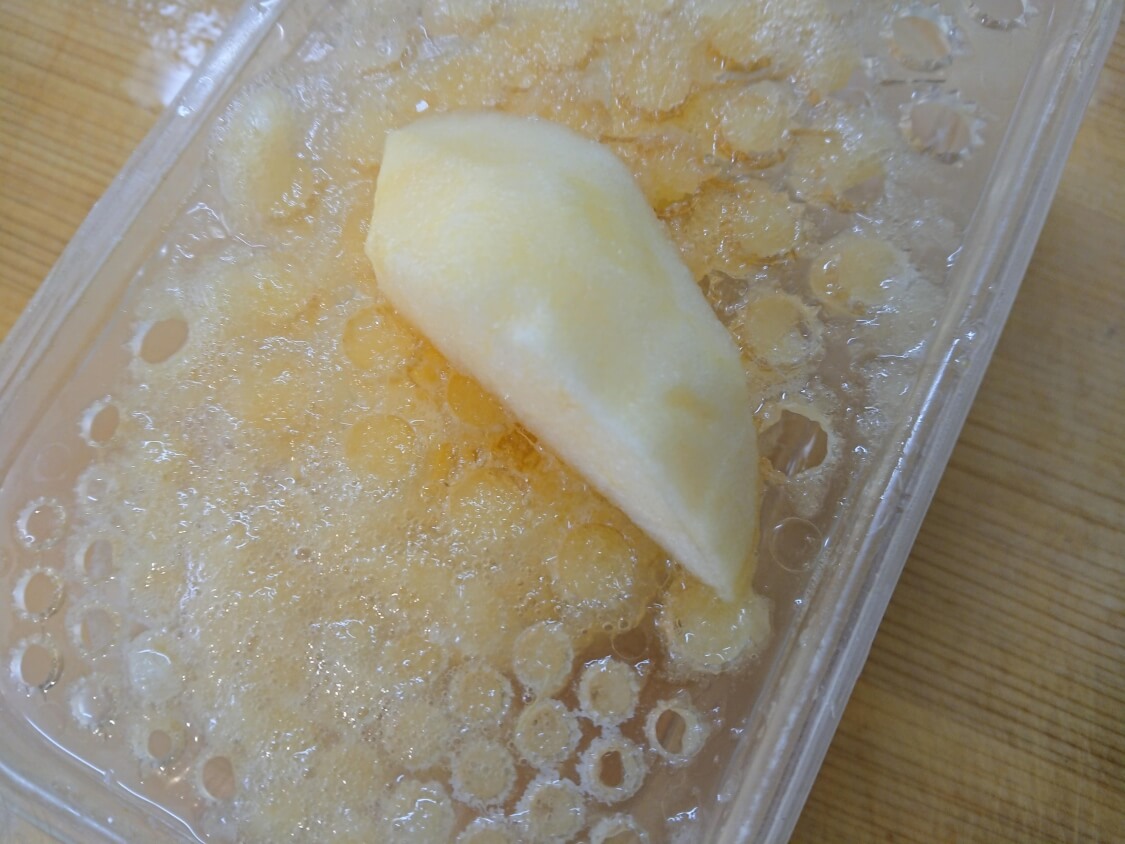 白菜の浅漬けキムチ（コッチョリ）の韓国レシピ。ヤンニョムに入る果物