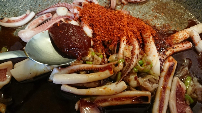 イカの旨辛炒め（オジンオポックム）の韓国レシピの調味料
