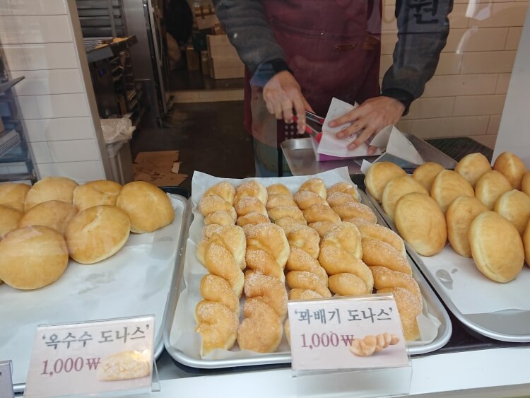 ソウル、地元で人気のドーナツ専門店