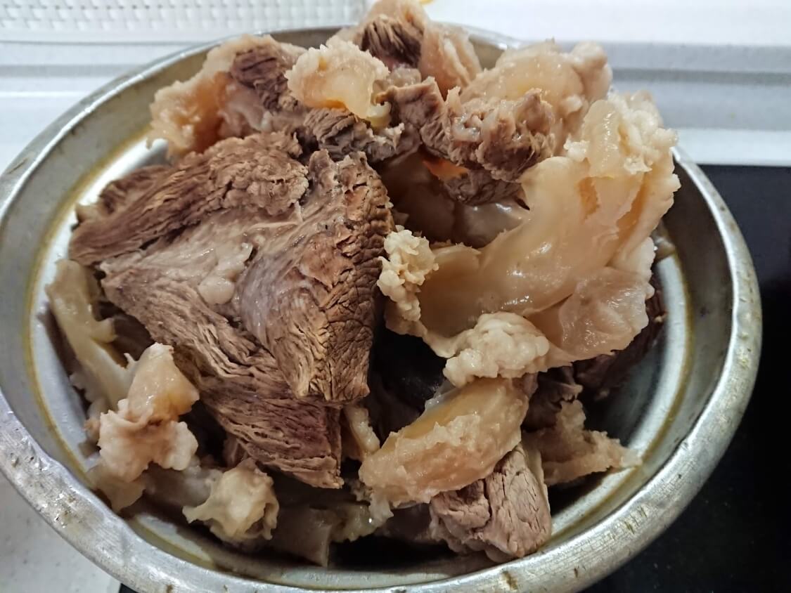 韓国料理スユク。牛肉で作ったもの