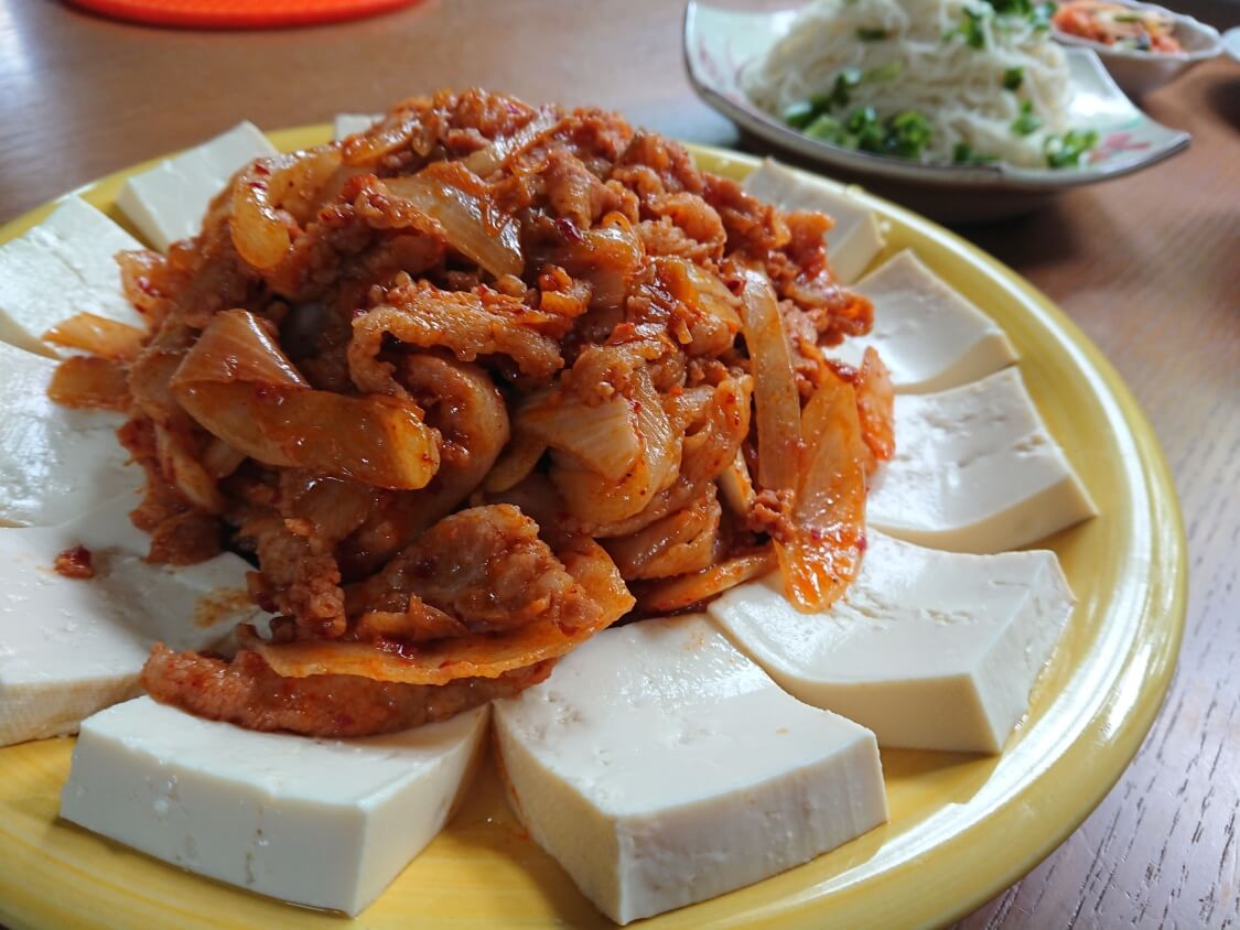 豆腐キムチのレシピ。韓国の人気おつまみメニュー