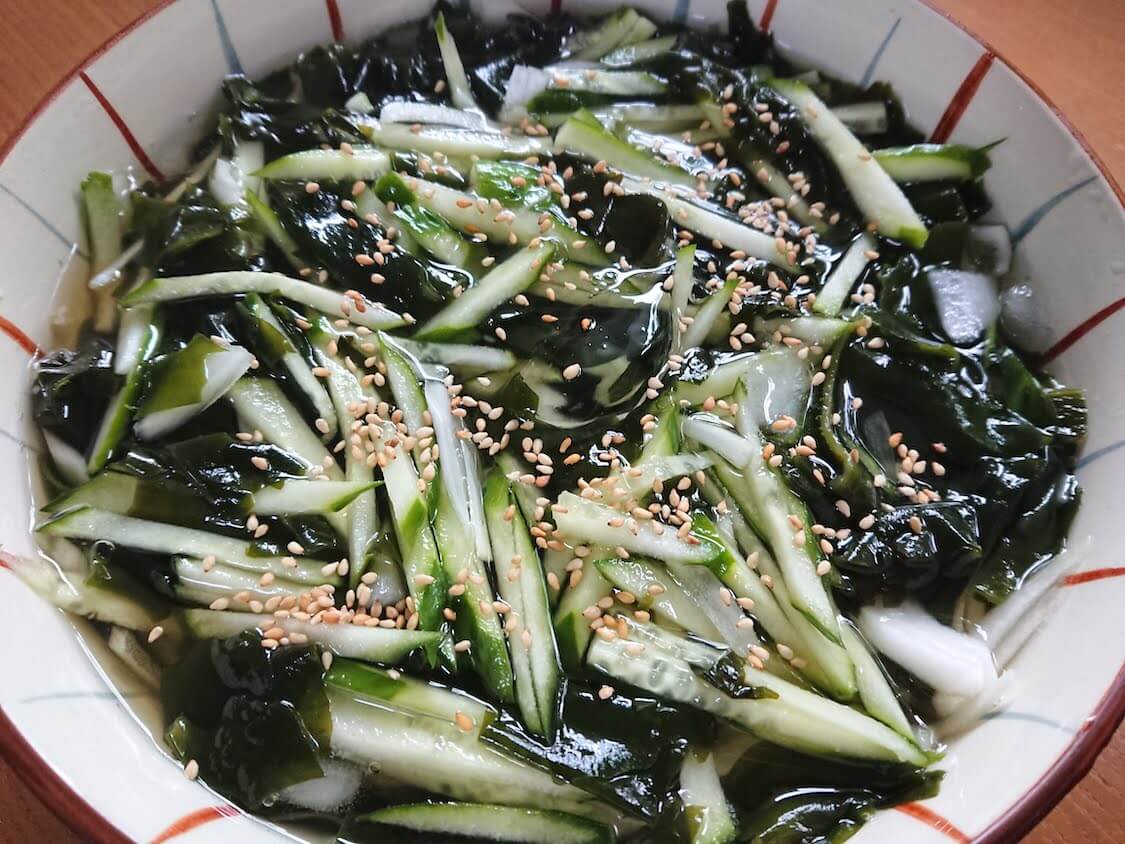 わかめときゅうりの韓国冷製スープのレシピ。さっぱりと甘酸っぱい夏定番の汁物！