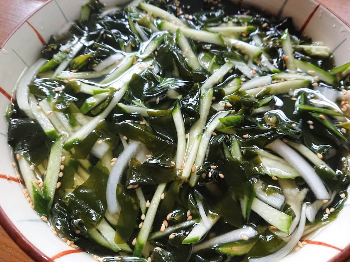 わかめときゅうりの韓国冷製スープのレシピ。さっぱりと甘酸っぱい夏定番の汁物！