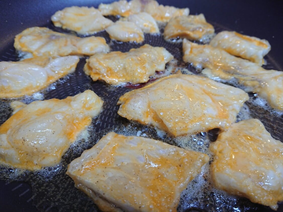 タラのジョン（白身魚のチヂミ）の韓国レシピ。焼き方