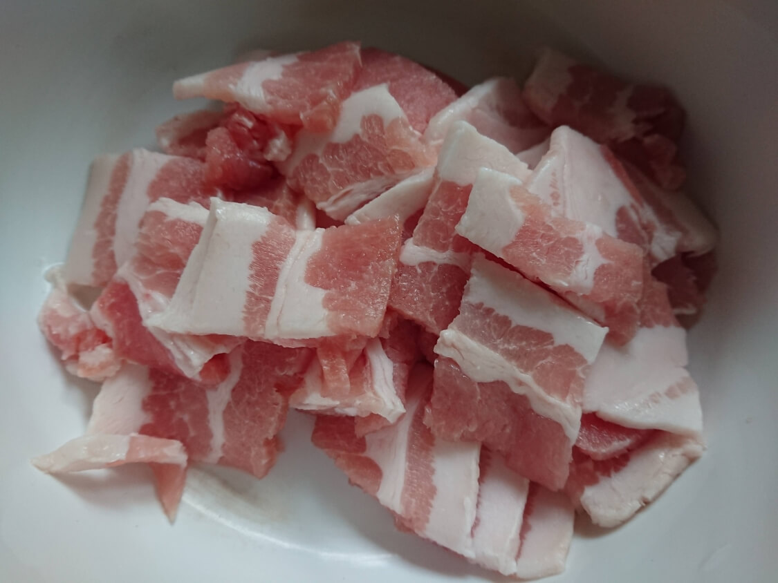 本格旨辛！豚キムチチゲの韓国人気レシピ。作り方