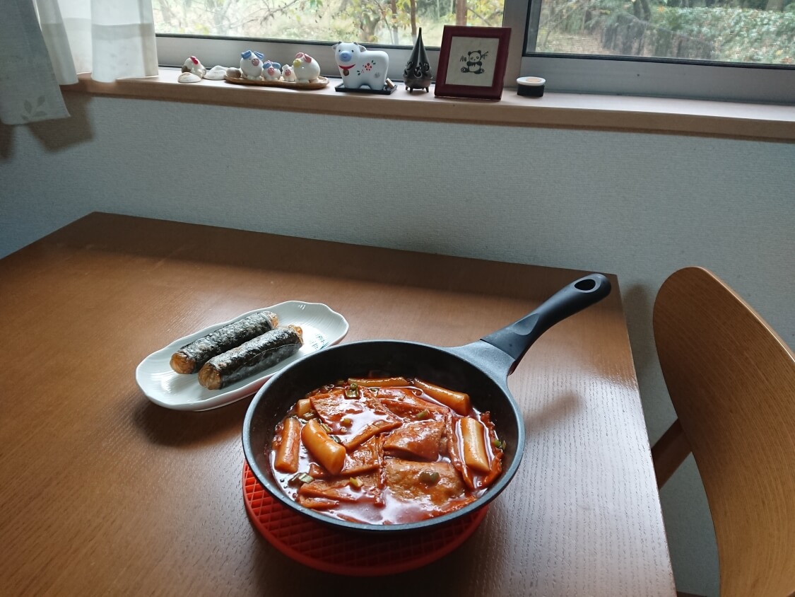 春雨の海苔巻き揚げ（キムマリ）の韓国人気レシピ。トッポギに合う