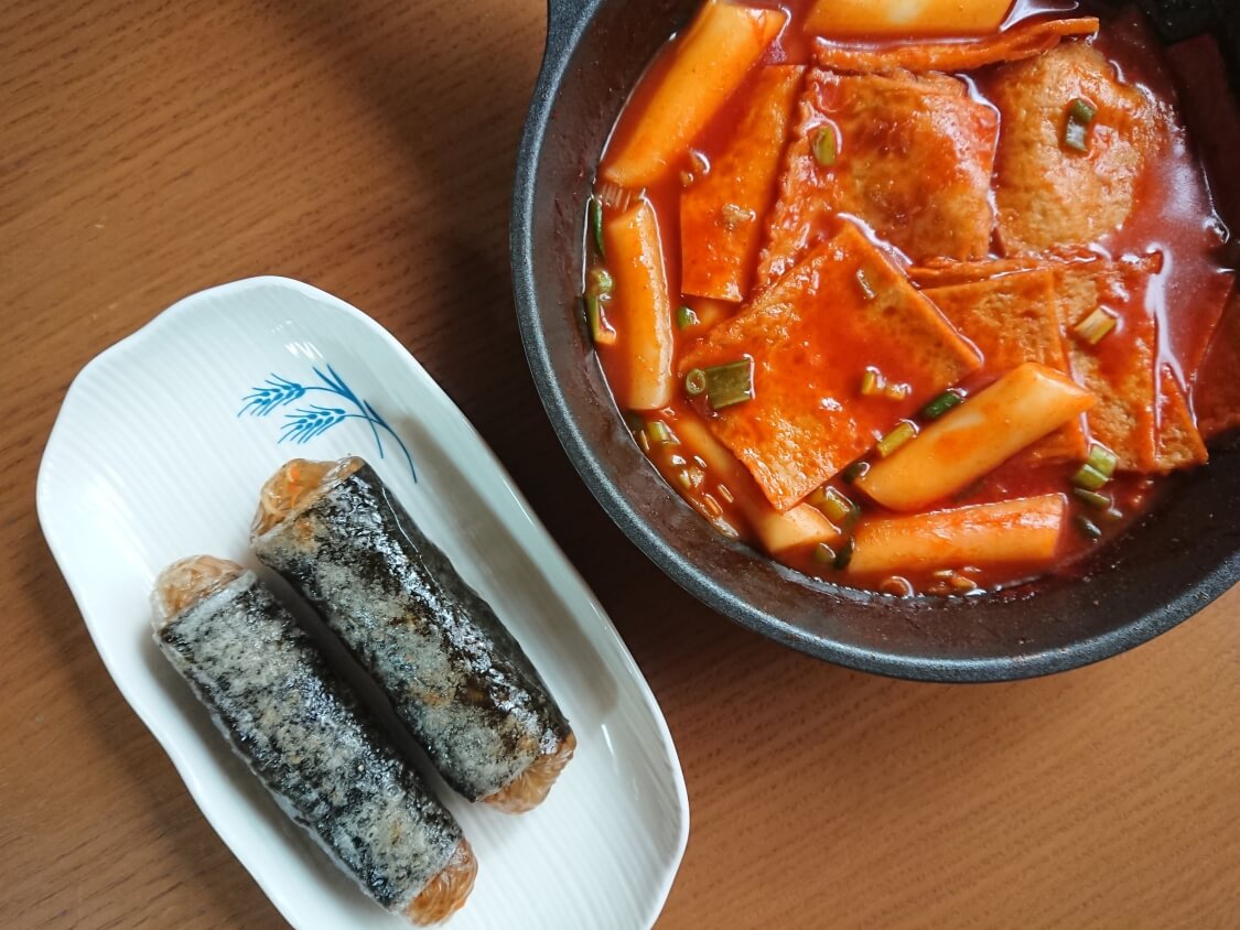春雨の海苔巻き揚げ（キムマリ）の韓国人気レシピ。トッポギに合う