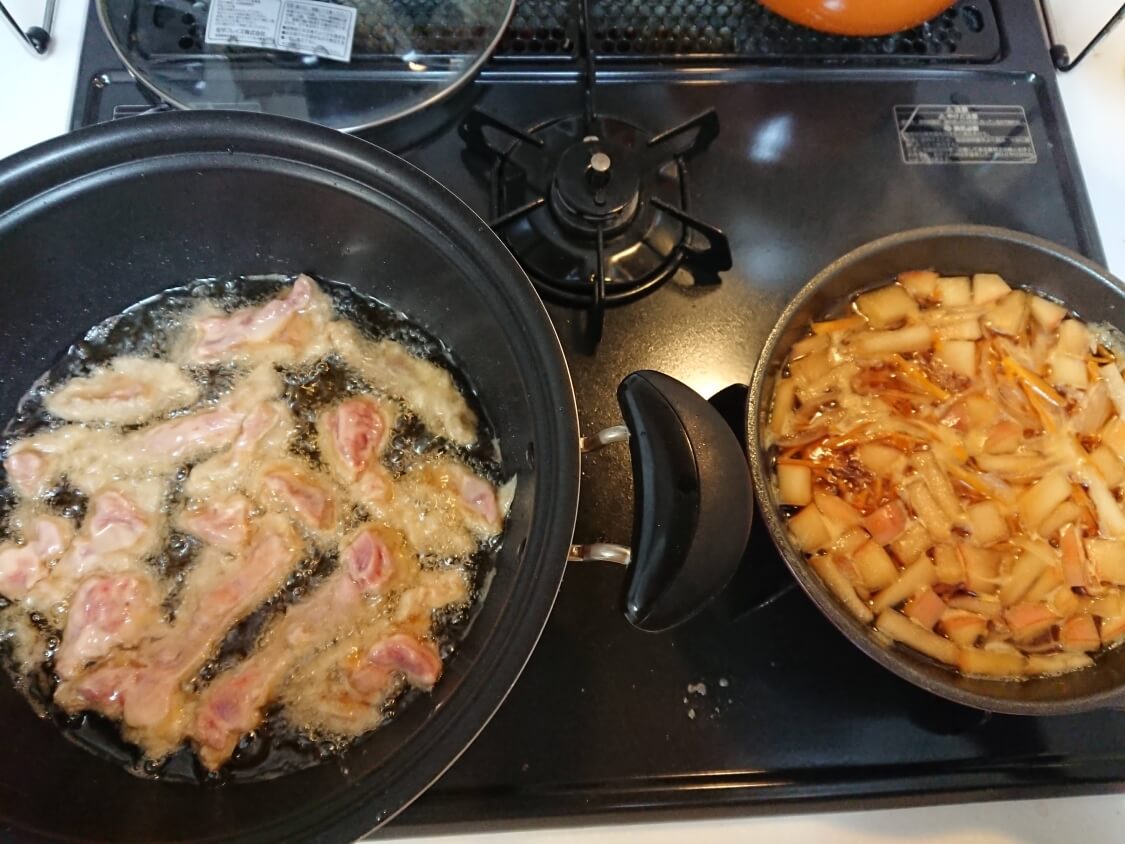 酢豚の人気レシピ（韓国風の作り方）タレを煮込む