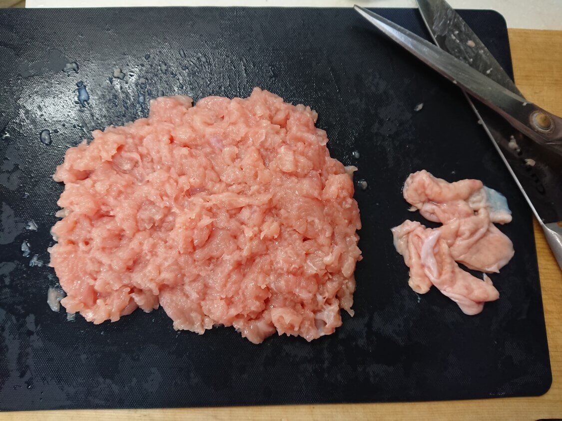 むね肉で！鶏ミンチのヤンニョムチキンハンバーグのレシピ。ミンチにする方法