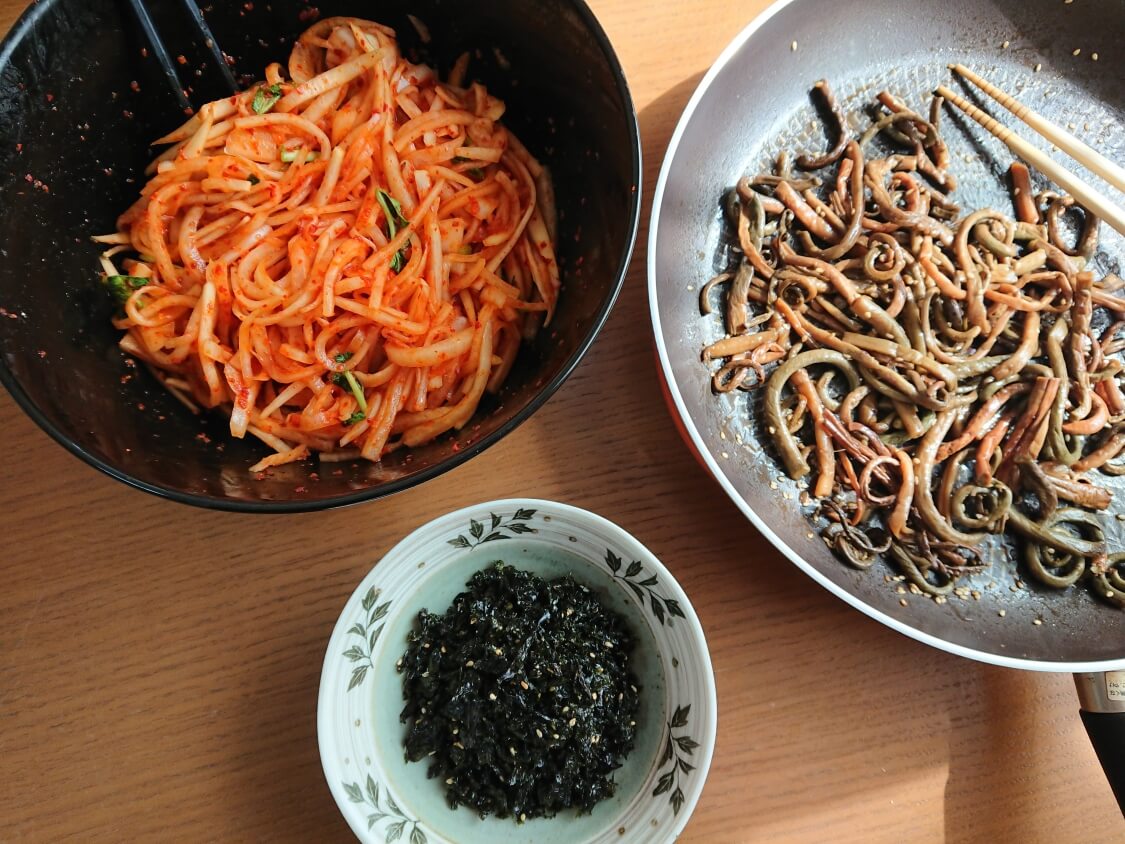 ぜんまいナムル＋韓国わらびナムルの人気レシピ。ビビンバの具材に最高！