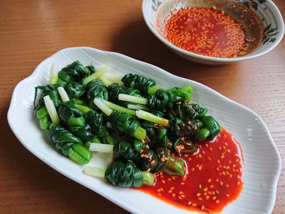小ねぎをお刺身風で食べる韓国レシピ（食べ方）。イカ添えも人気♪おつまみ・作り置きおかず