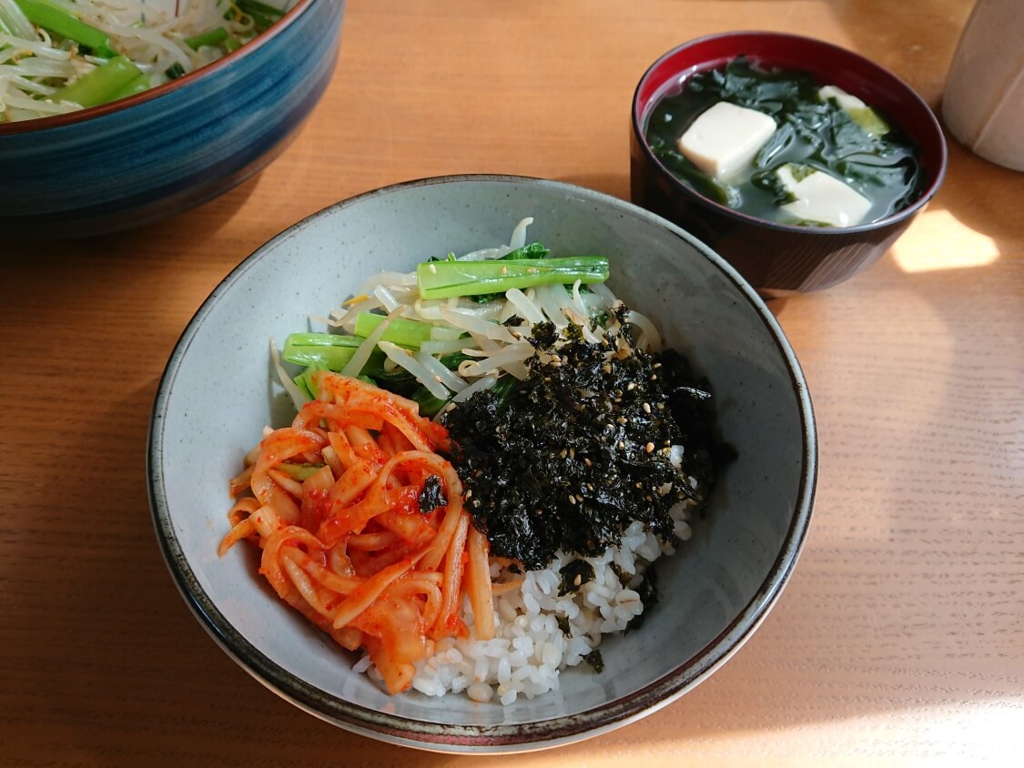 美味しい簡単わかめスープ♪お肉なしの韓国レシピ。ビビンバの付け合わせに！