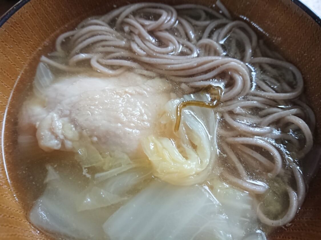 タッコムタン（鶏の煮込みスープ）の簡単レシピ。そばの付け合わせに