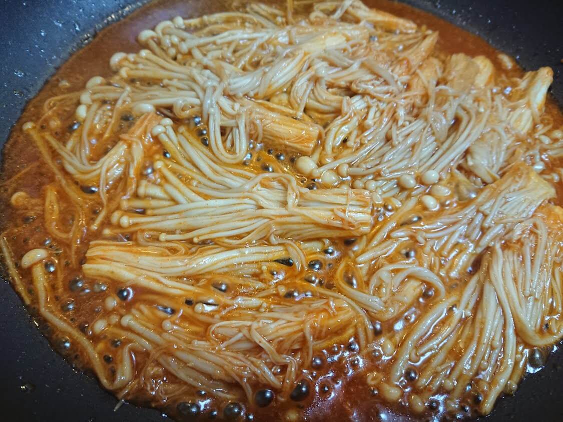 人気！ヤンニョムえのきの韓国レシピ。詳しい作り方。味付けとヤンニョム