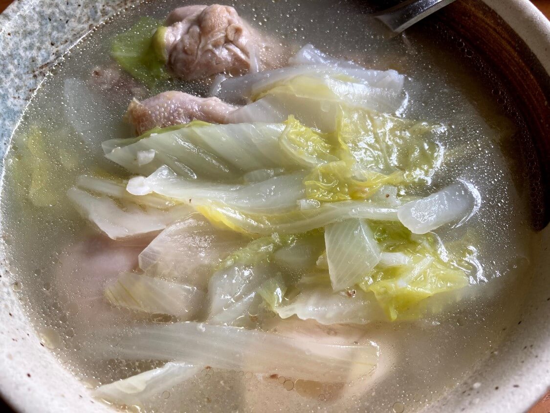 タッコムタン（鶏の煮込みスープ）の韓国レシピ。食べ方と付け合わせ