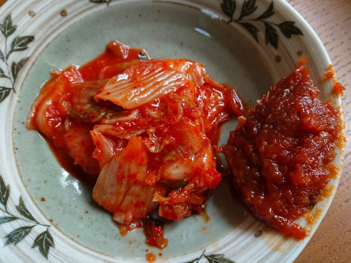 簡単！わけぎ/小ねぎキムチの韓国レシピ。付け合わせ、白菜キムチとサムジャン