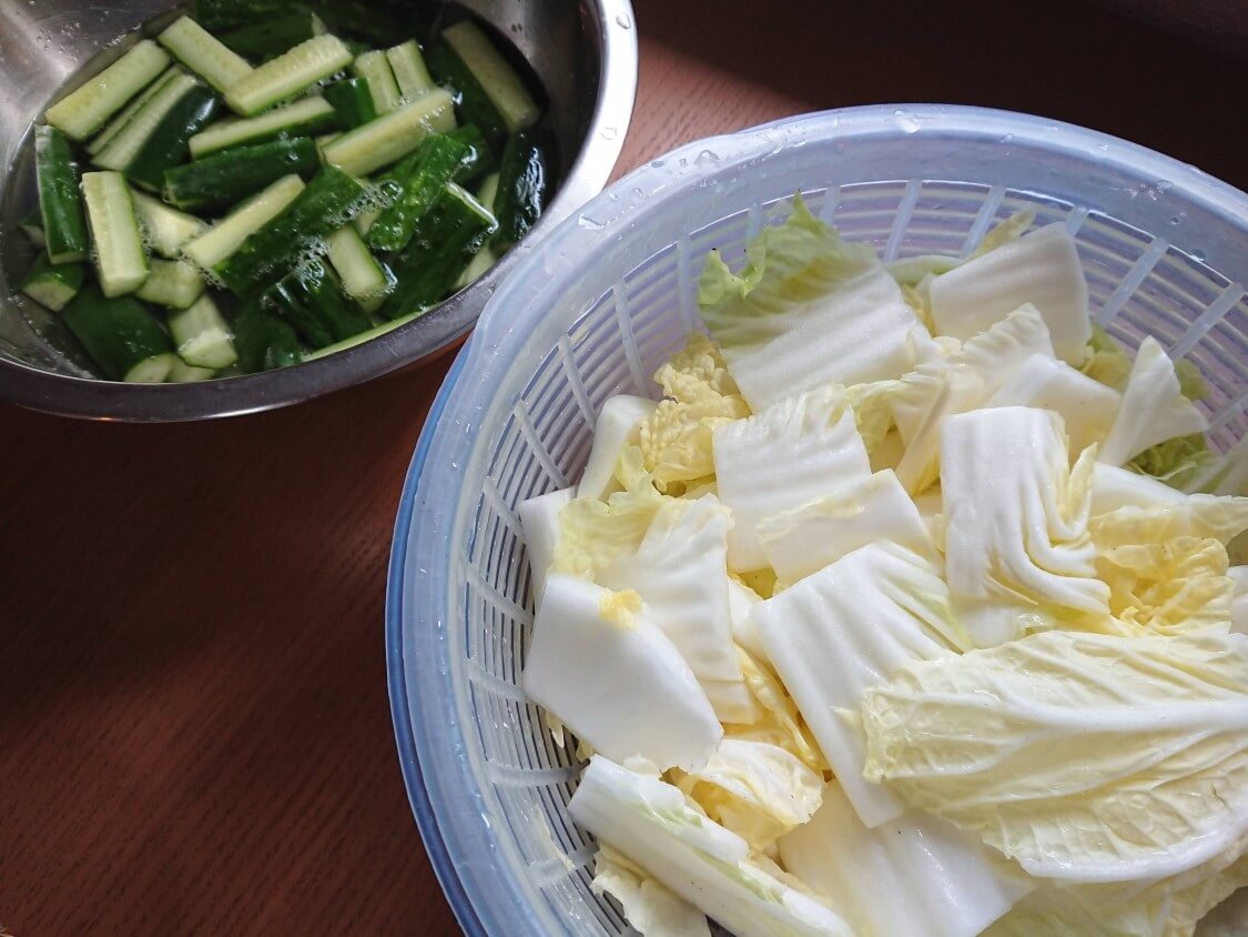 きゅうり入り水キムチ！韓国の作り方を分かりやすく。塩漬け