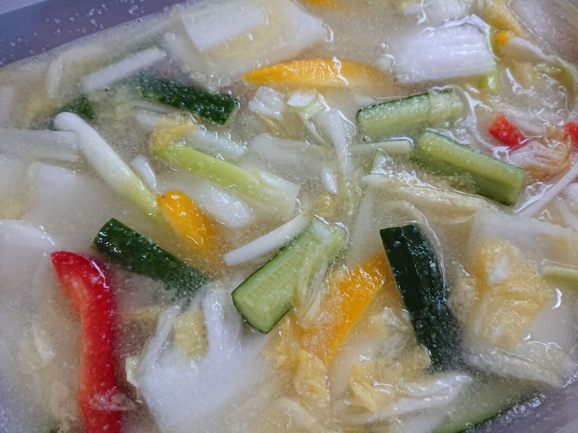 きゅうり入り水キムチ！韓国の作り方。汁と炭酸水と米とぎ汁