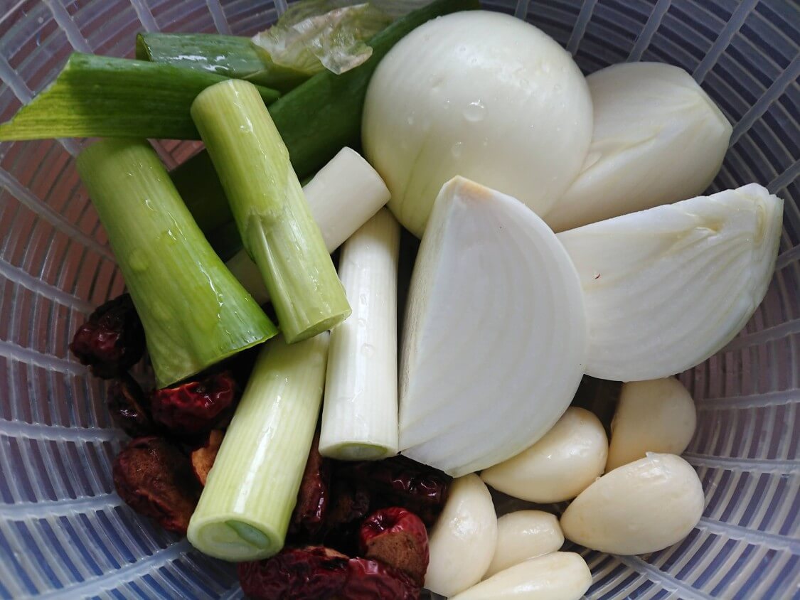 炊飯器で簡単サムゲタン！入る野菜と漢方材料