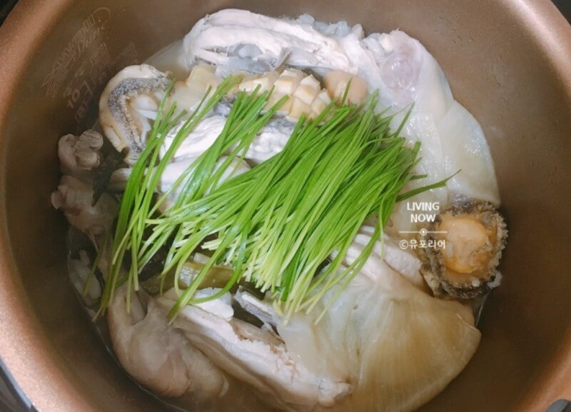 炊飯器で簡単サムゲタン！韓国人のレシピ、アワビ入りも人気