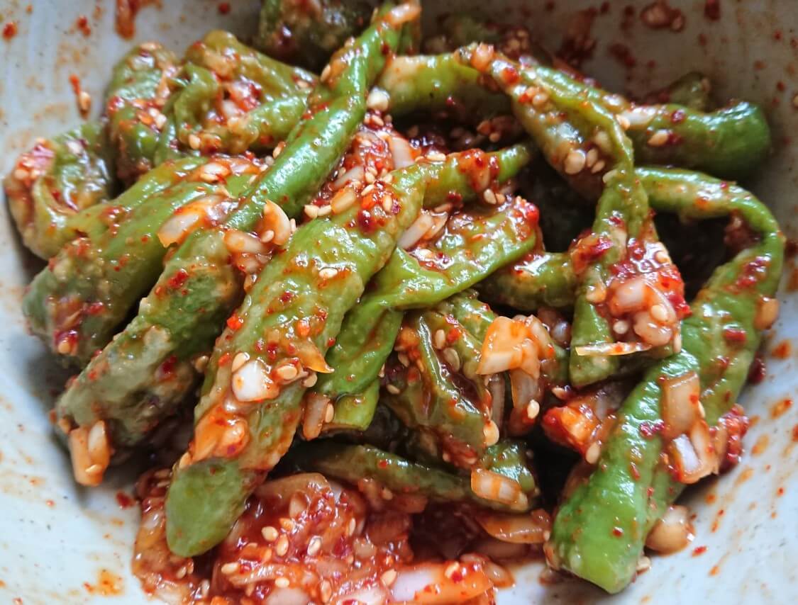 レンジで♪ししとうのピリ辛和えレシピ。韓国人気の作り置きおかずを簡単に！