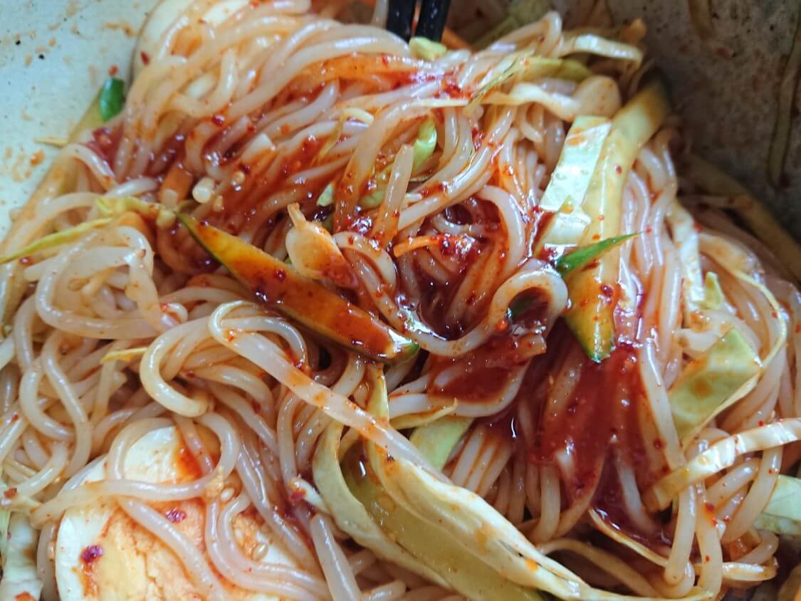 「チョル麺」韓国レシピとアレンジ。チョルミョンの食べ方