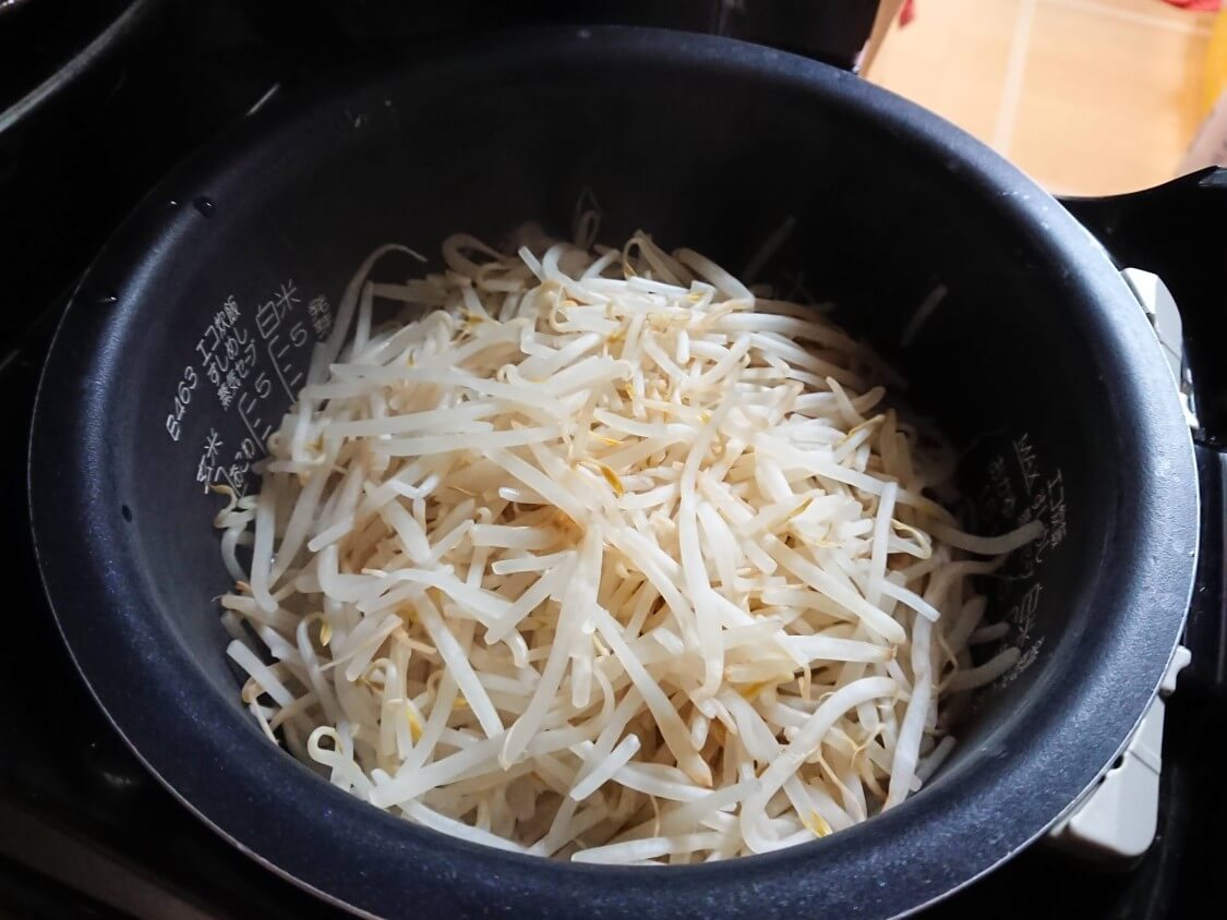 もやしご飯の韓国人気レシピ。炊飯器で簡単！