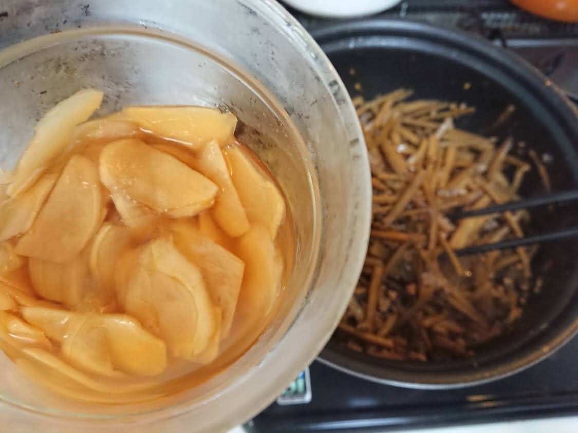 生姜シロップ（はちみつ漬け）の作り方。料理にも万能！ひき肉とごぼうのしぐれ煮にも