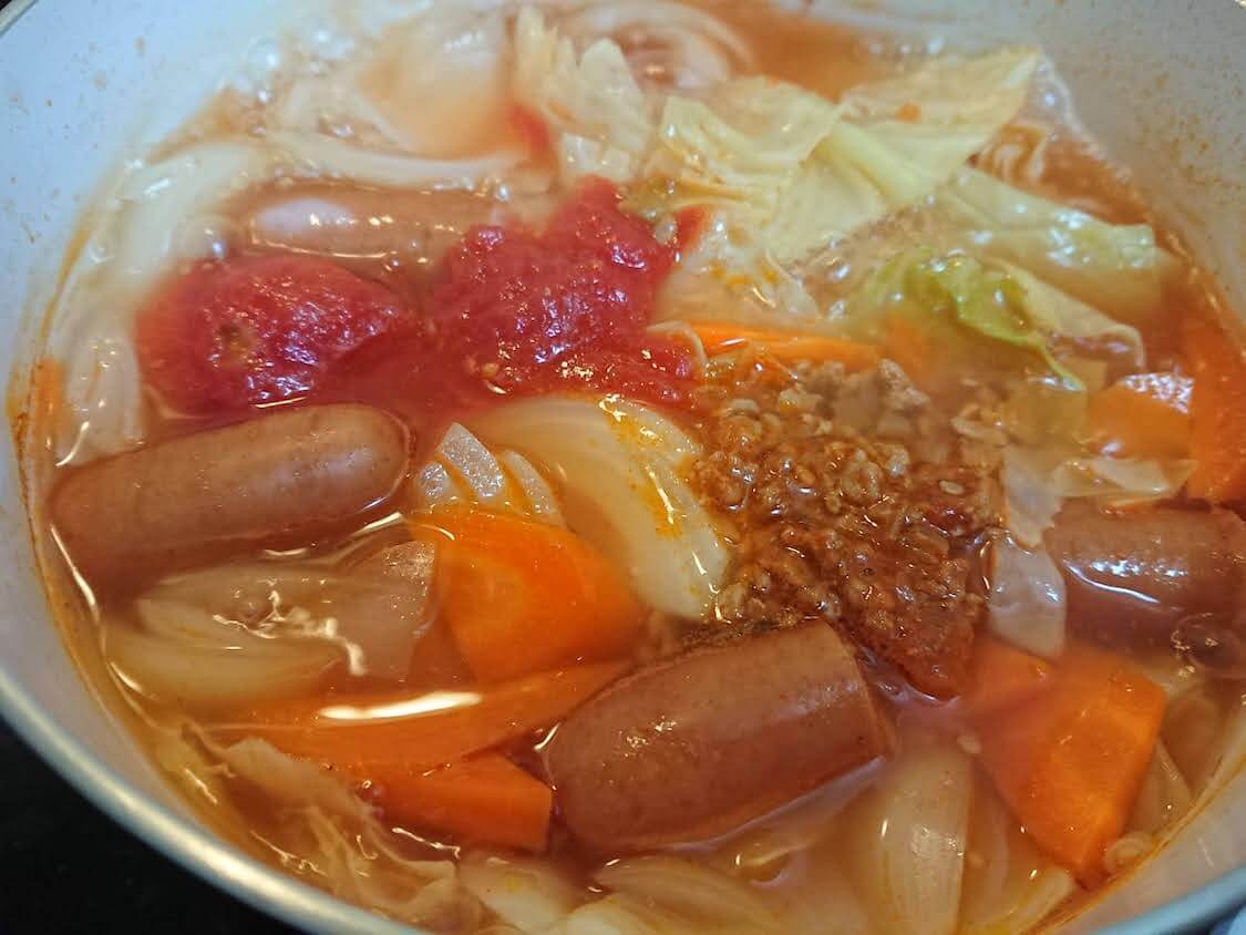 コチュジャン肉味噌、韓国の人気レシピ。使い方！スープに入れてピリ辛に