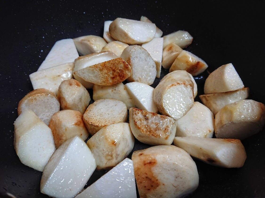 里芋の煮っころがしの作り方。韓国お坊さんの簡単レシピ