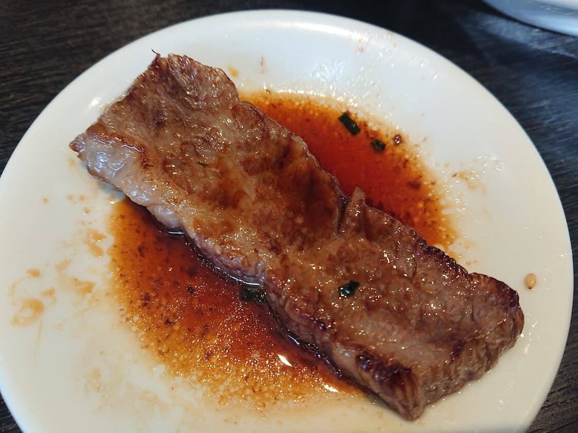 久米川の焼き肉人気店、八坂あらかわでランチ。和牛カルビと韓国のカルビ