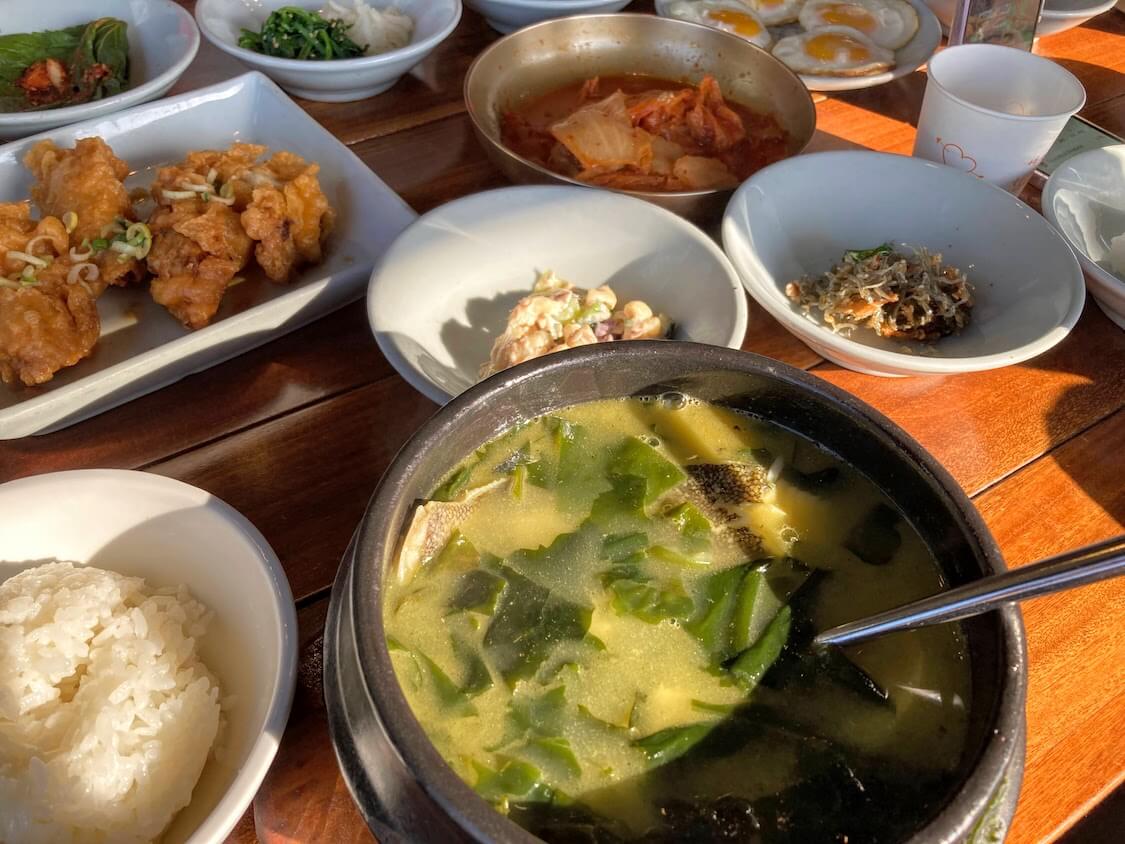 釜山旅★海雲台で特別なわかめスープの韓定食！地元の人おすすめの人気店