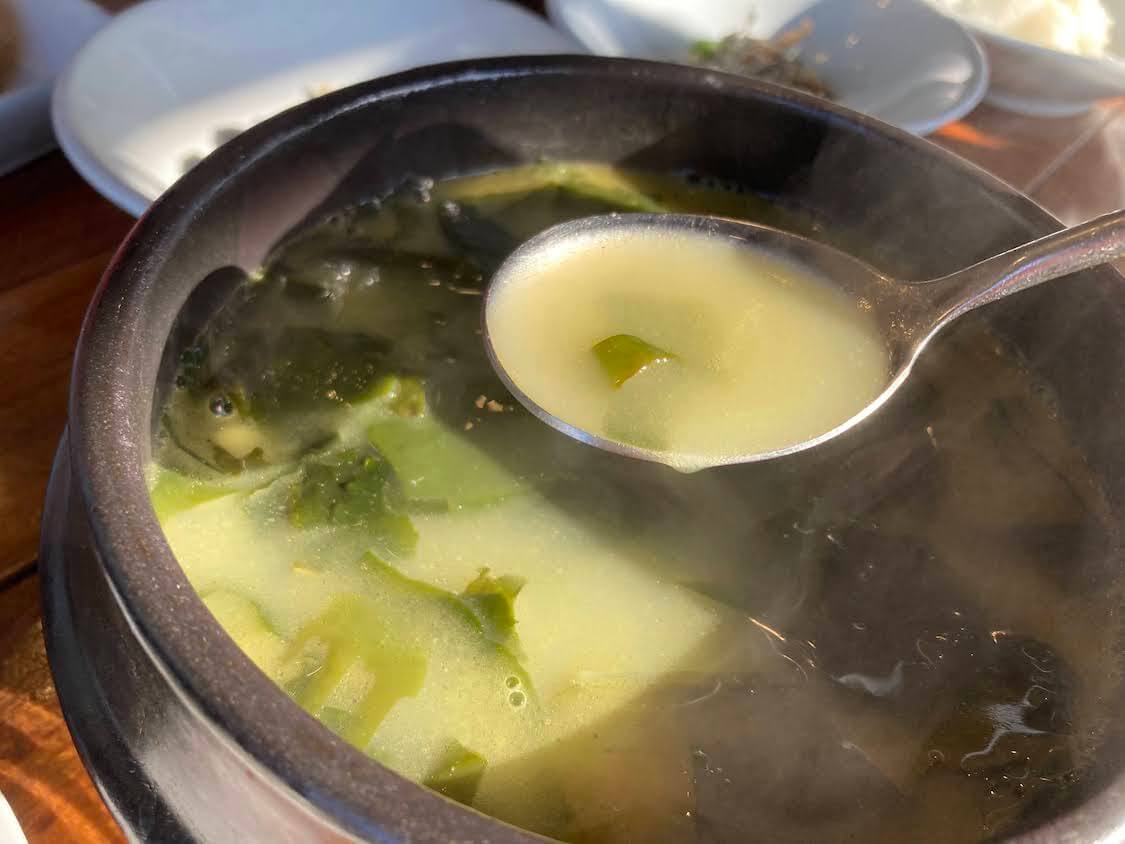 釜山旅★海雲台で特別なわかめスープの韓定食！地元の人おすすめの人気店