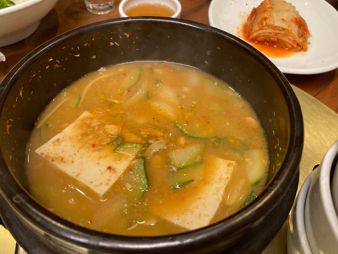 ソウルで韓国焼肉を堪能。韓国の味噌チゲでご飯