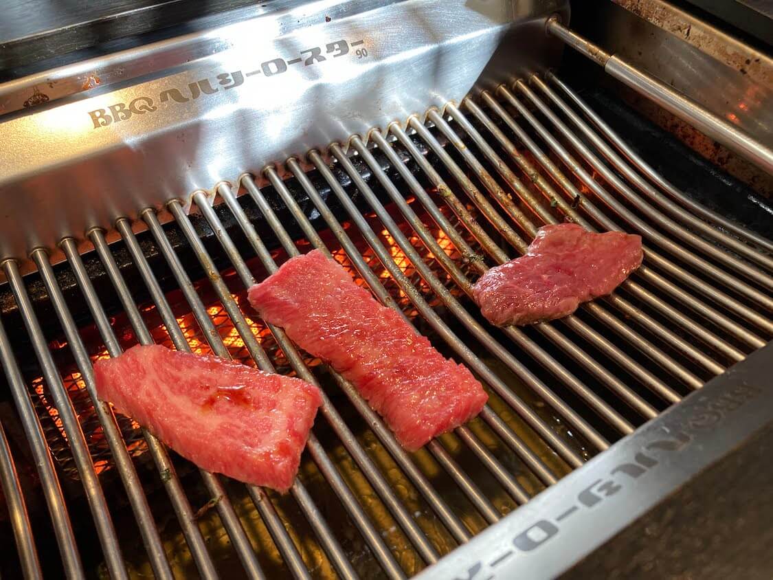久米川の焼き肉人気店、八坂あらかわでランチ。和牛カルビと韓国のカルビ
