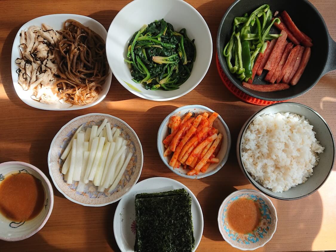 簡単！手巻きキンパのレシピ。韓国人の楽しみ方☆おうちパーティーメニュー