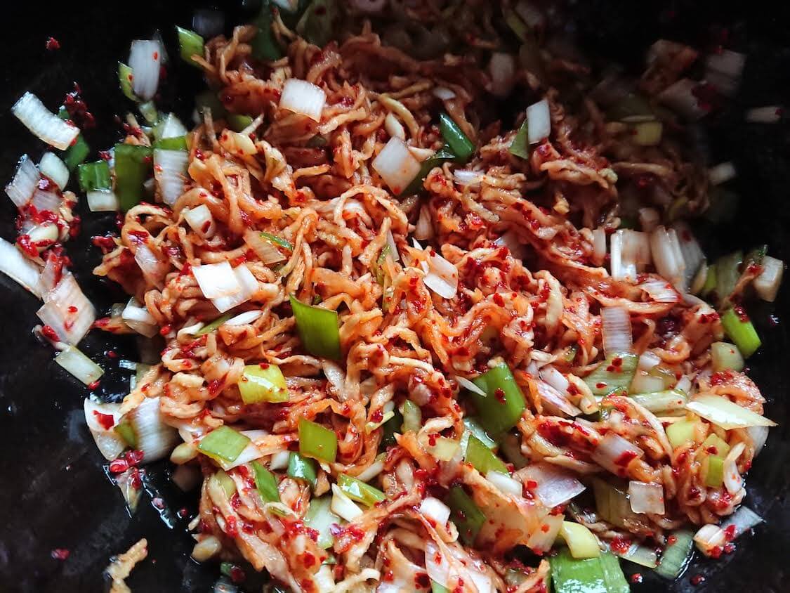 サムパプ（쌈밥）の意味と韓国人の作り方。副菜でネギキムチと干し大根のキムチ