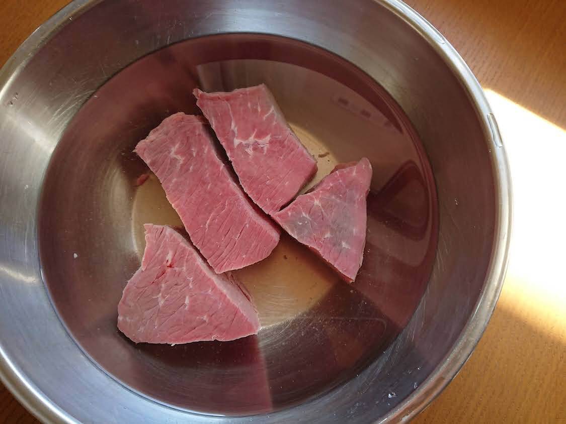 牛肉の醤油煮「チャンジョリム・장조림」韓国の人気レシピ。材料の牛もものかたまり肉