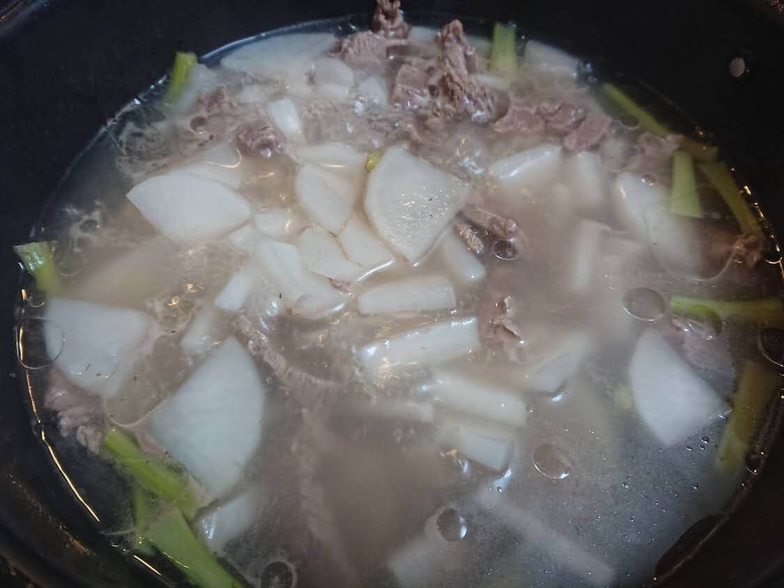 牛肉と大根のスープの作り方。大根を追加