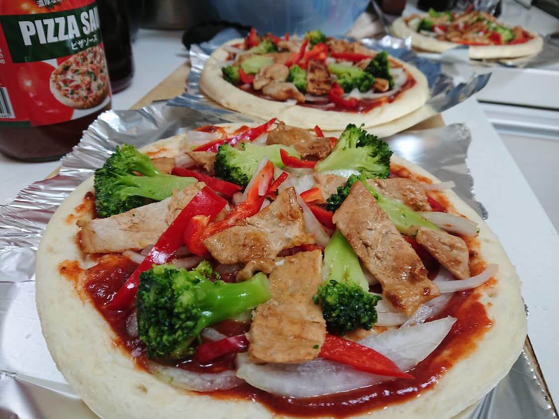超簡単！水キムチの作り方。韓国の人気レシピ。活用と付け合わせの料理、ピザ