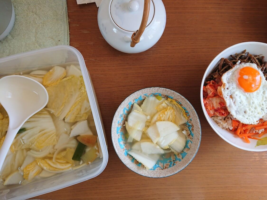 レンジで簡単♪人参ナムルの作り方＋韓国レシピ。ビビンバの具と付け合わせの水キムチ