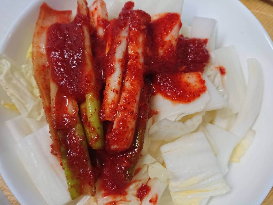 プルコギキンパの作り方＋韓国の人気レシピ。付け合わせのキムチ