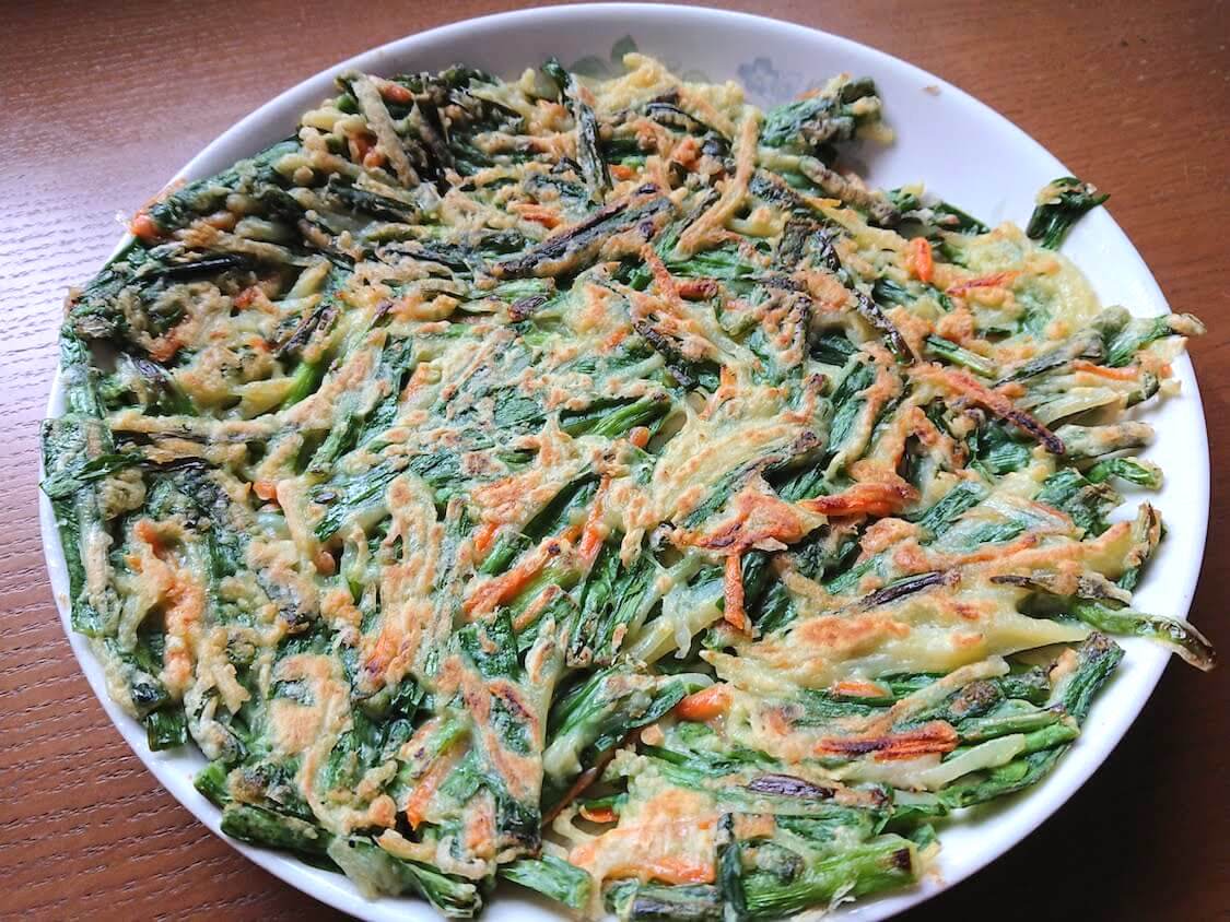 にらのチヂミ！韓国の人気レシピ＋本場お店の作り方。野菜たっぷりにカリッと